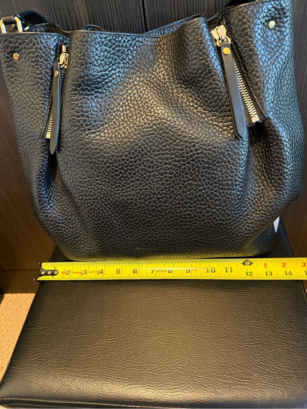 Burberry Black Pebbled Leather Hobo Shoulder Bag with Gold Hardware - Picture 6 of 7